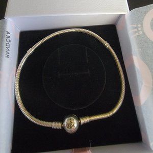 Pandora Disney  Bracelet 9.0 w/box